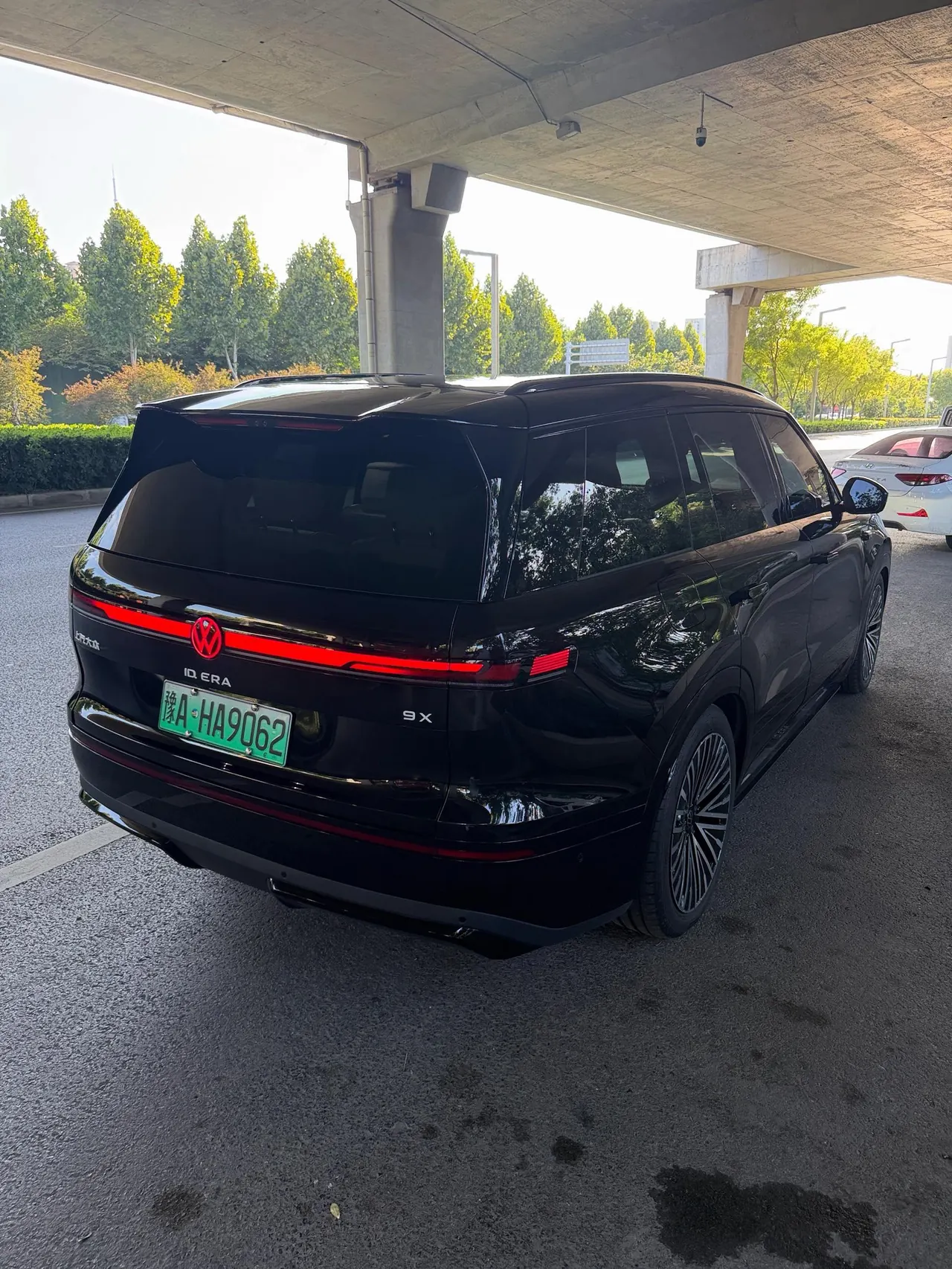 Volkswagen 2026 ID.ERA 9X Max 4-wheel drive automatic gear 4