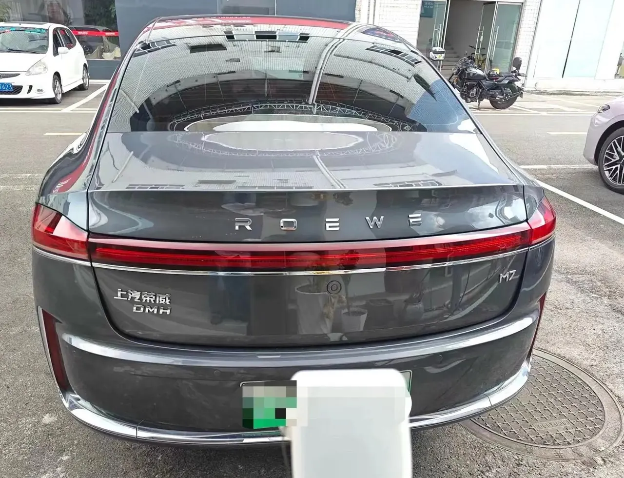 Roewe 2025 M7 DMH 1.5 160km Pleasant Edition Automatic Gear 5