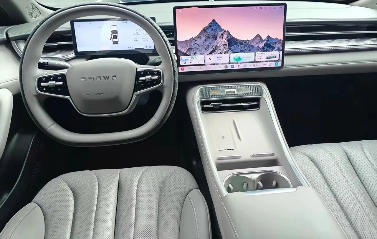 Roewe 2025 M7 DMH 1.5 160km Pleasant Edition Automatic Gear 8