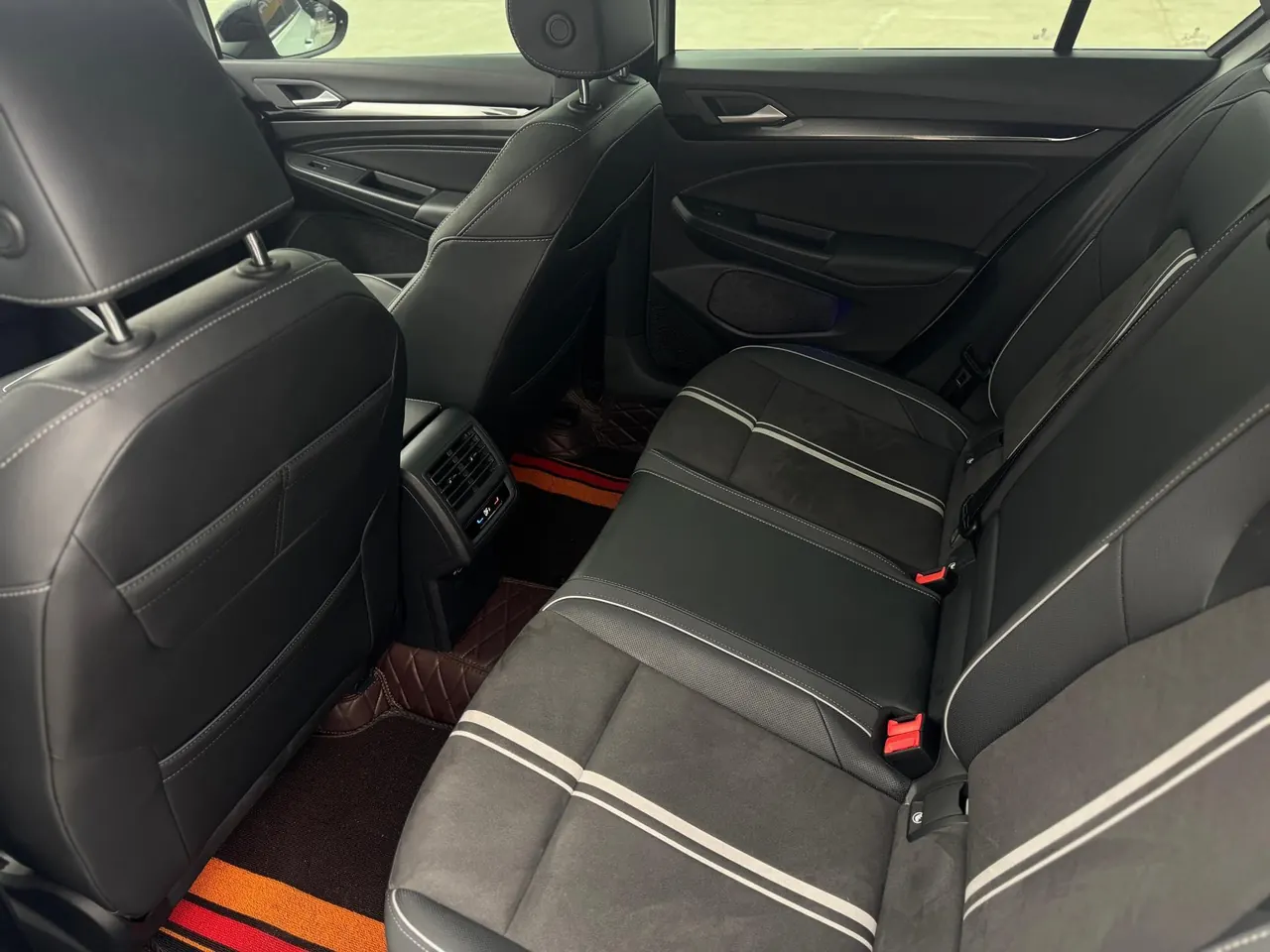 Volkswagen 2023 Golf 8 R-Line 1.4TSI 280TSI Lite Automatic 6