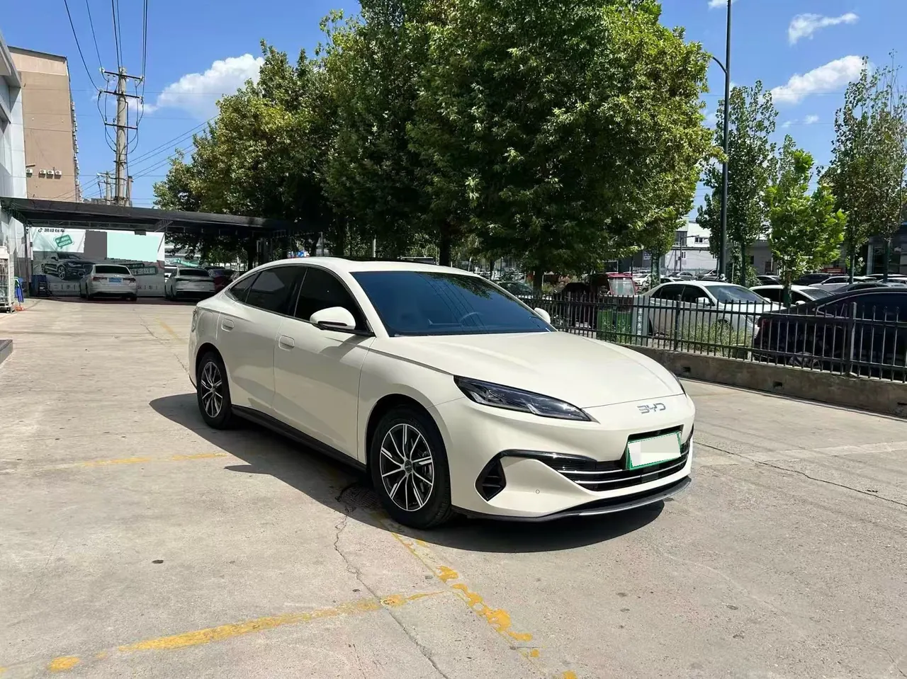 BYD 2024 Seal 06 DM-i 1.5 Stepless 120KM Honorable Automatic Gear 2