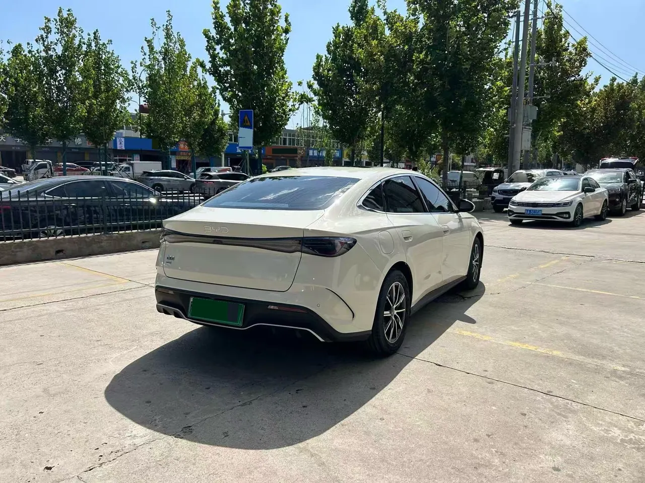 BYD 2024 Seal 06 DM-i 1.5 Stepless 120KM Honorable Automatic Gear 9