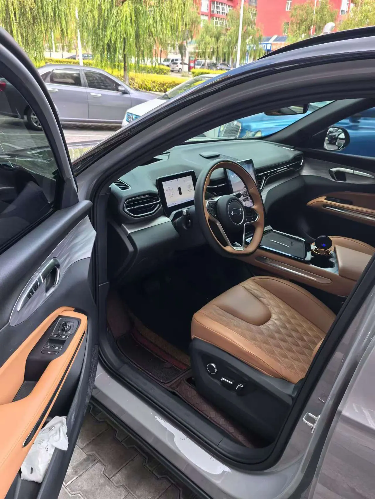 Bestune 2025 yueyi 07 1.5T 210km leisurely version of automatic gear 2