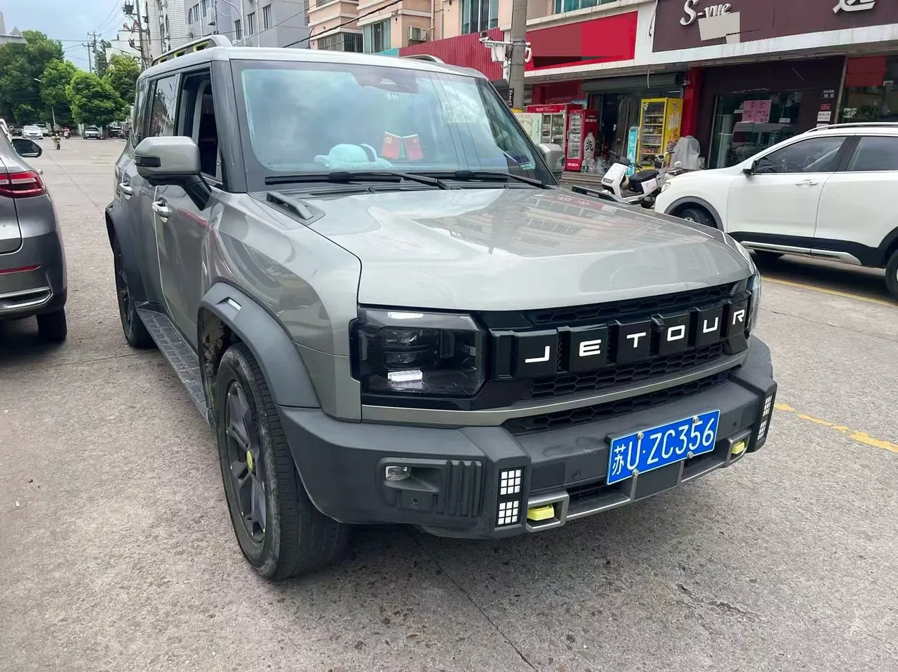 Jetour 2023 Traveler 2.0T Four-Wheel-Drive Cross-Country PRO Automatic 2