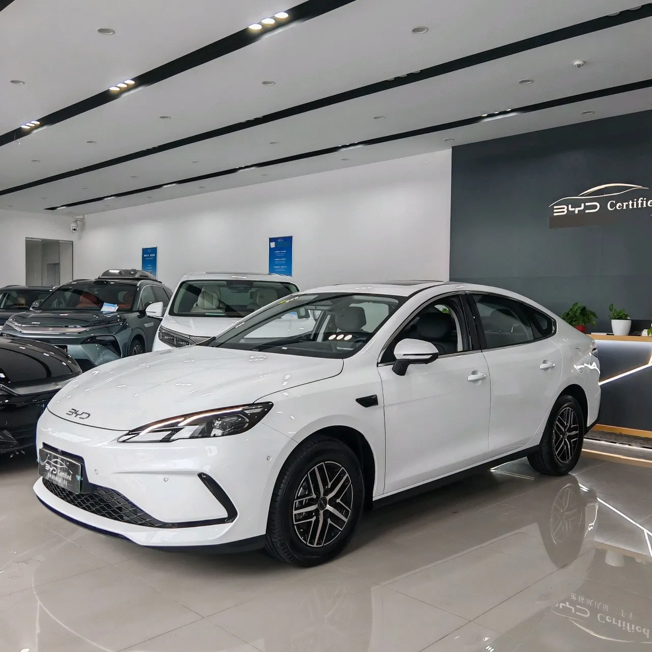 Open image lightbox: BYD 2025 seals 05 DM-i 1.5 stepless smart driving version 120KM flagship automatic gear