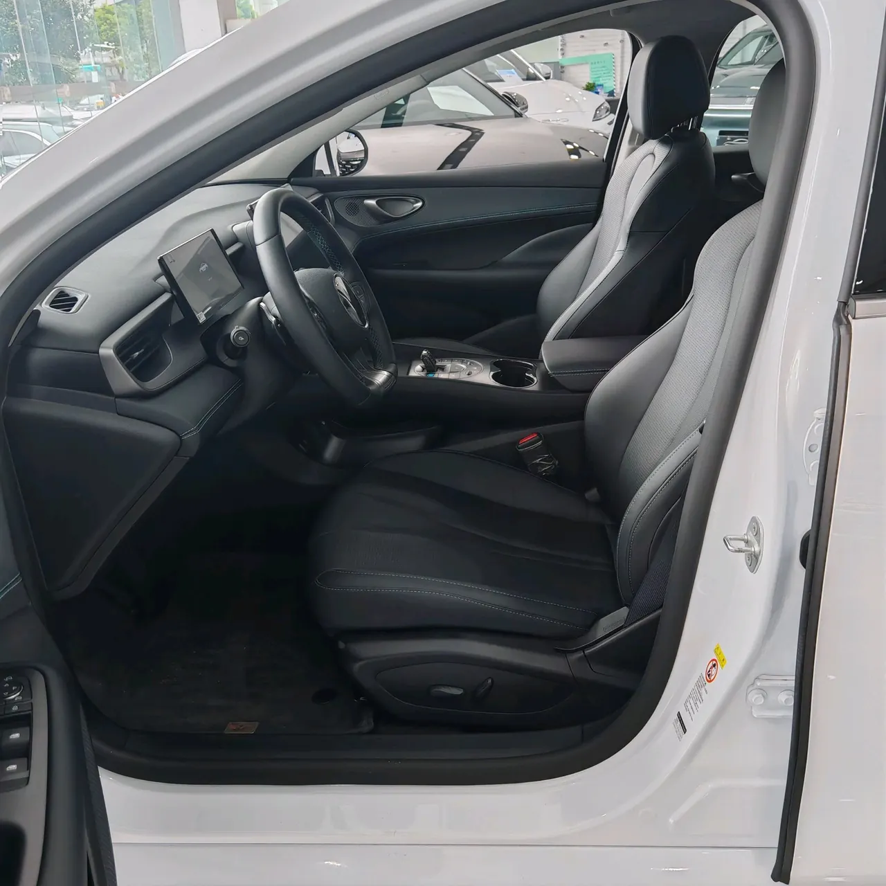 BYD 2025 seals 05 DM-i 1.5 stepless smart driving version 120KM flagship automatic gear 10