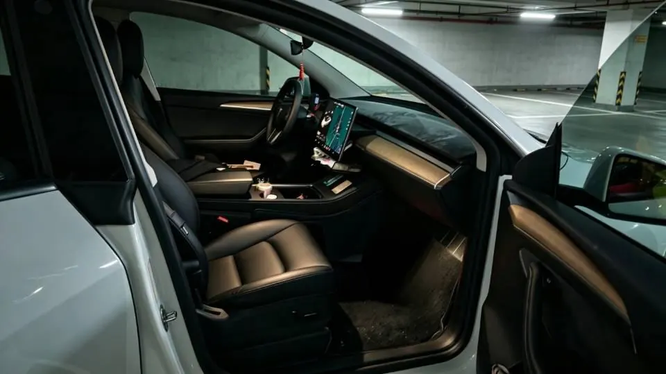 Tesla 2021 Model Y Standard Endurance Rear Drive Automatic Gear 2