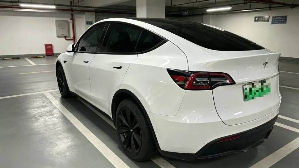Tesla 2021 Model Y Standard Endurance Rear Drive Automatic Gear 4