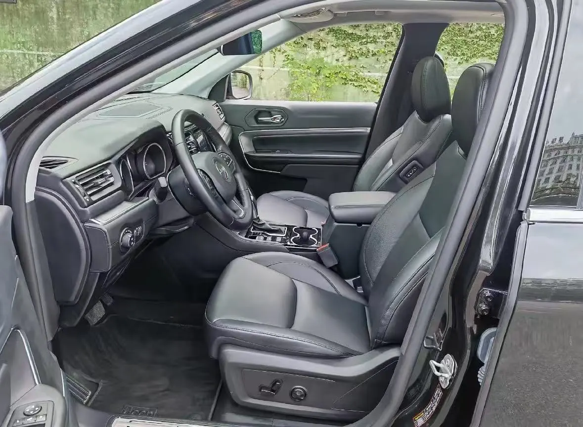 Jeep 2021 Commander 2.0T Two-Drive Deluxe Automatic Gear 2