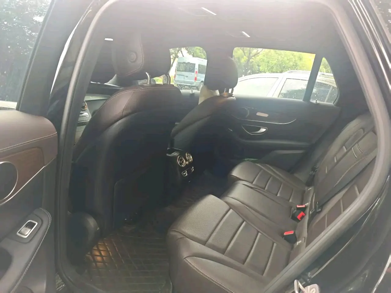 Mercedes Benz 2022 GLC 260 L 4MATIC 2.0T Luxury (Change 2) Automatic Gear 3
