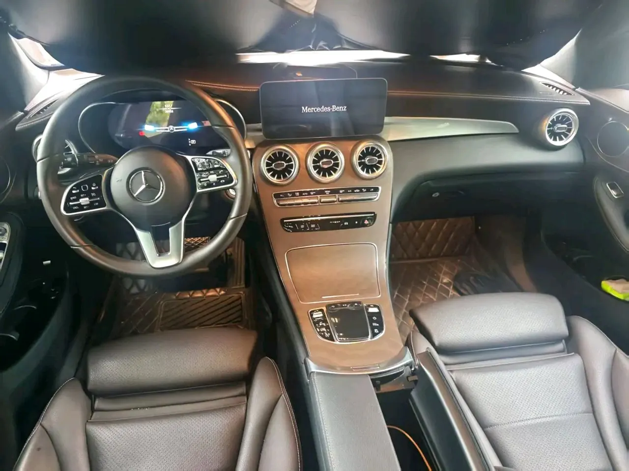 Mercedes Benz 2022 GLC 260 L 4MATIC 2.0T Luxury (Change 2) Automatic Gear 5