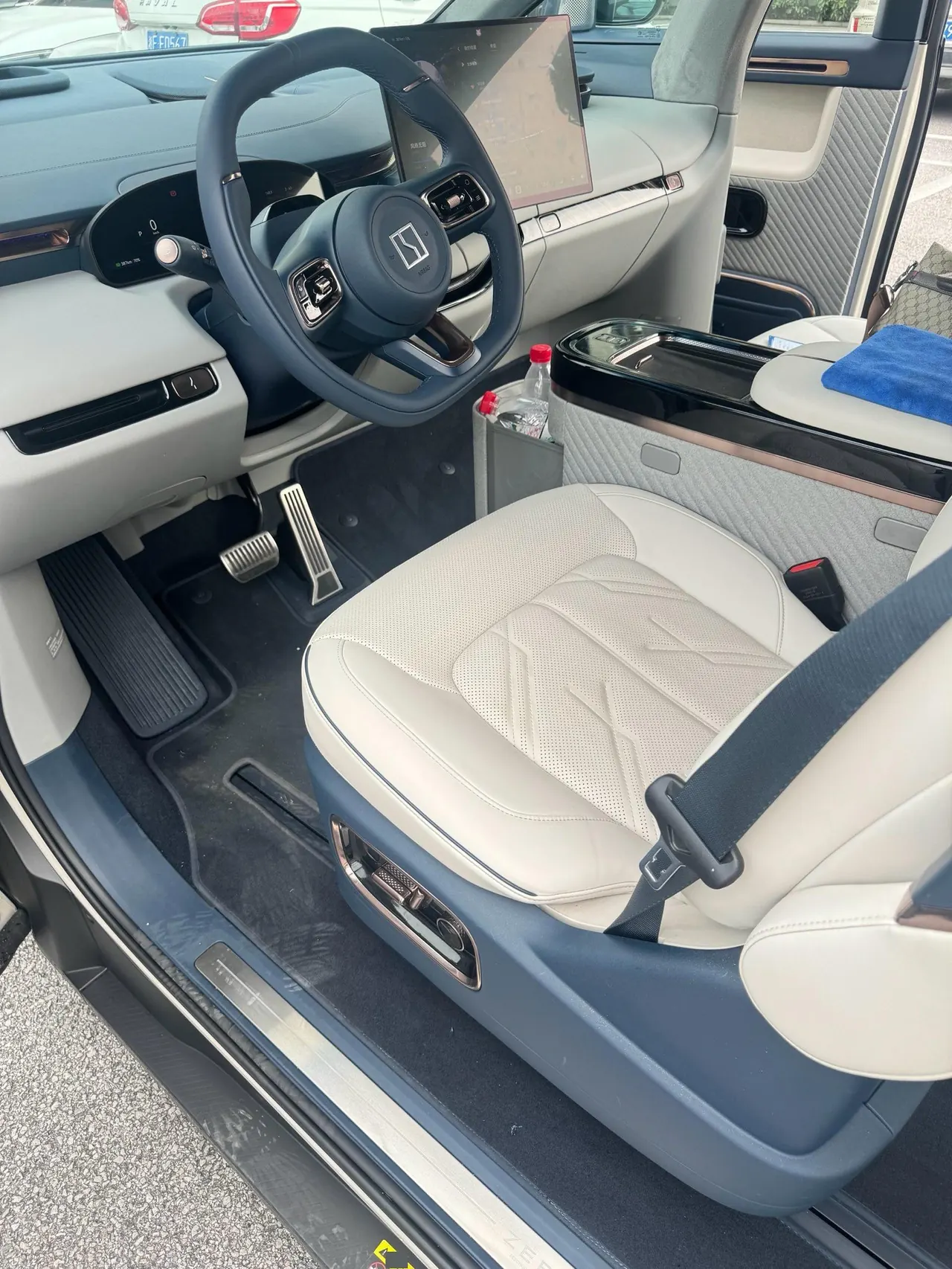 Zeekr 2025 Zeekr MIX Smart Driving Edition Automatic Transmission 3