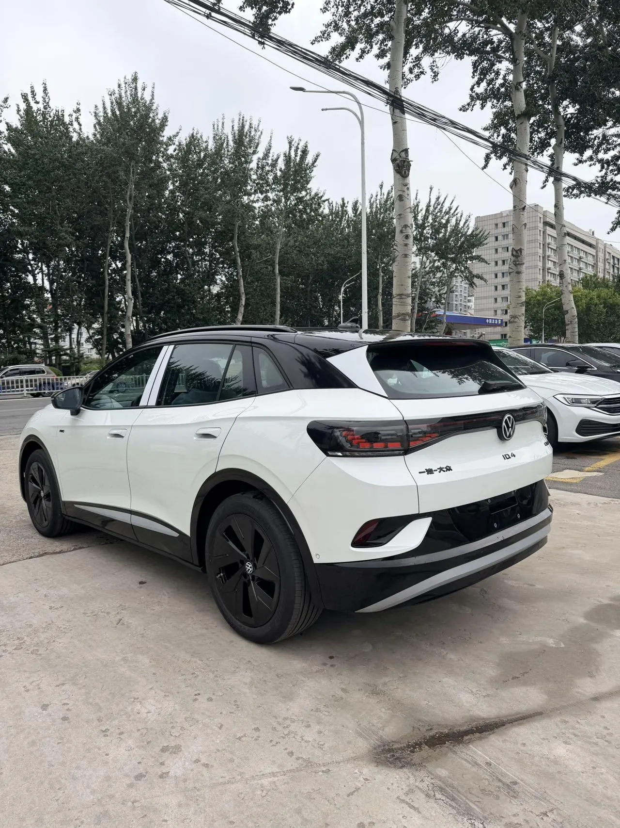 Volkswagen 2026 ID. 4 CROZZ Dark Knight PRO Edition Automatic Transmission 7