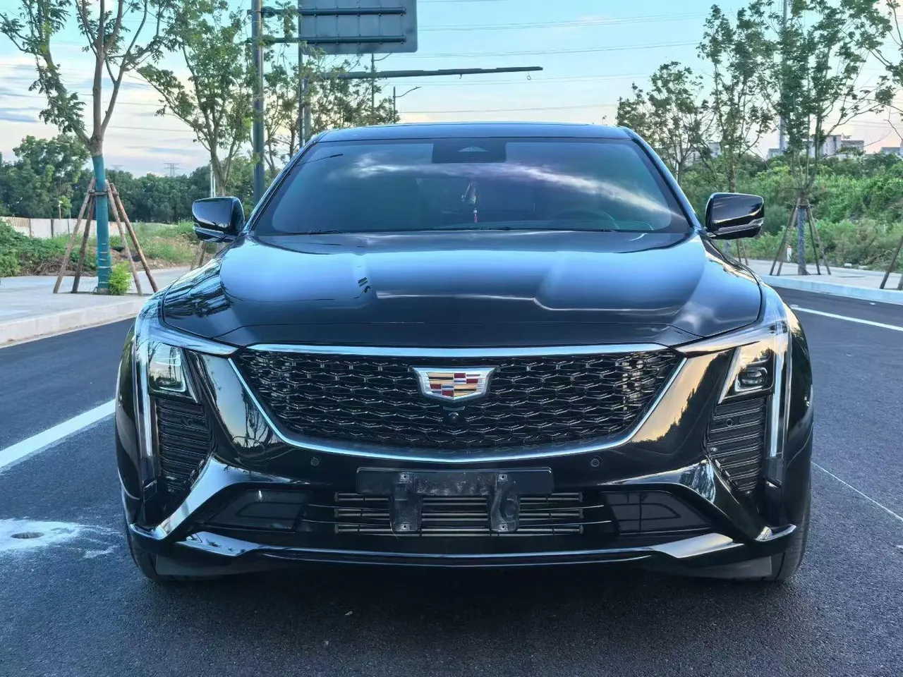 Cadillac 2025 CT5 2.0T 28T City Sports Edition Automatic Gear 3