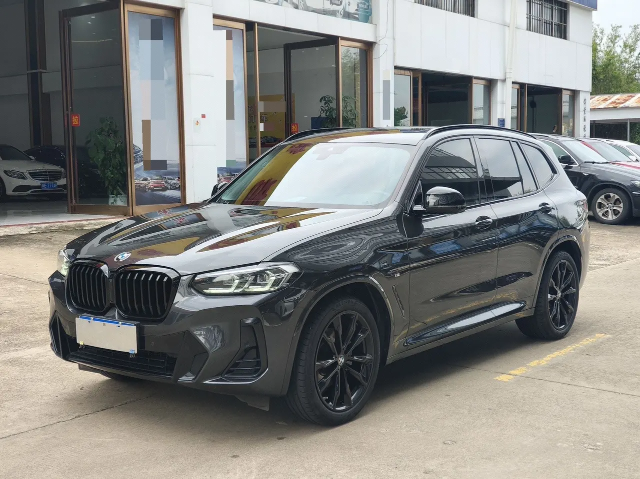 打开图片灯箱:BMW 2022 X3 xDrive30i 2.0T Leading M Obsidian Night Kit (Changed) Automatic Gear