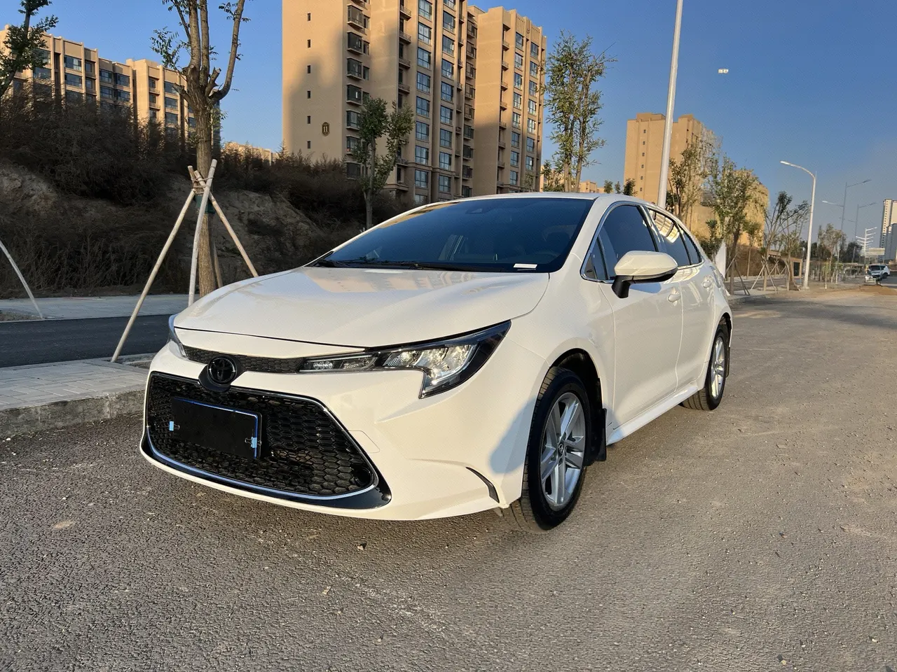 Open image lightbox: Toyota 2023 Lei Ling 1.2T Stepless 185T Deluxe Automatic Gear