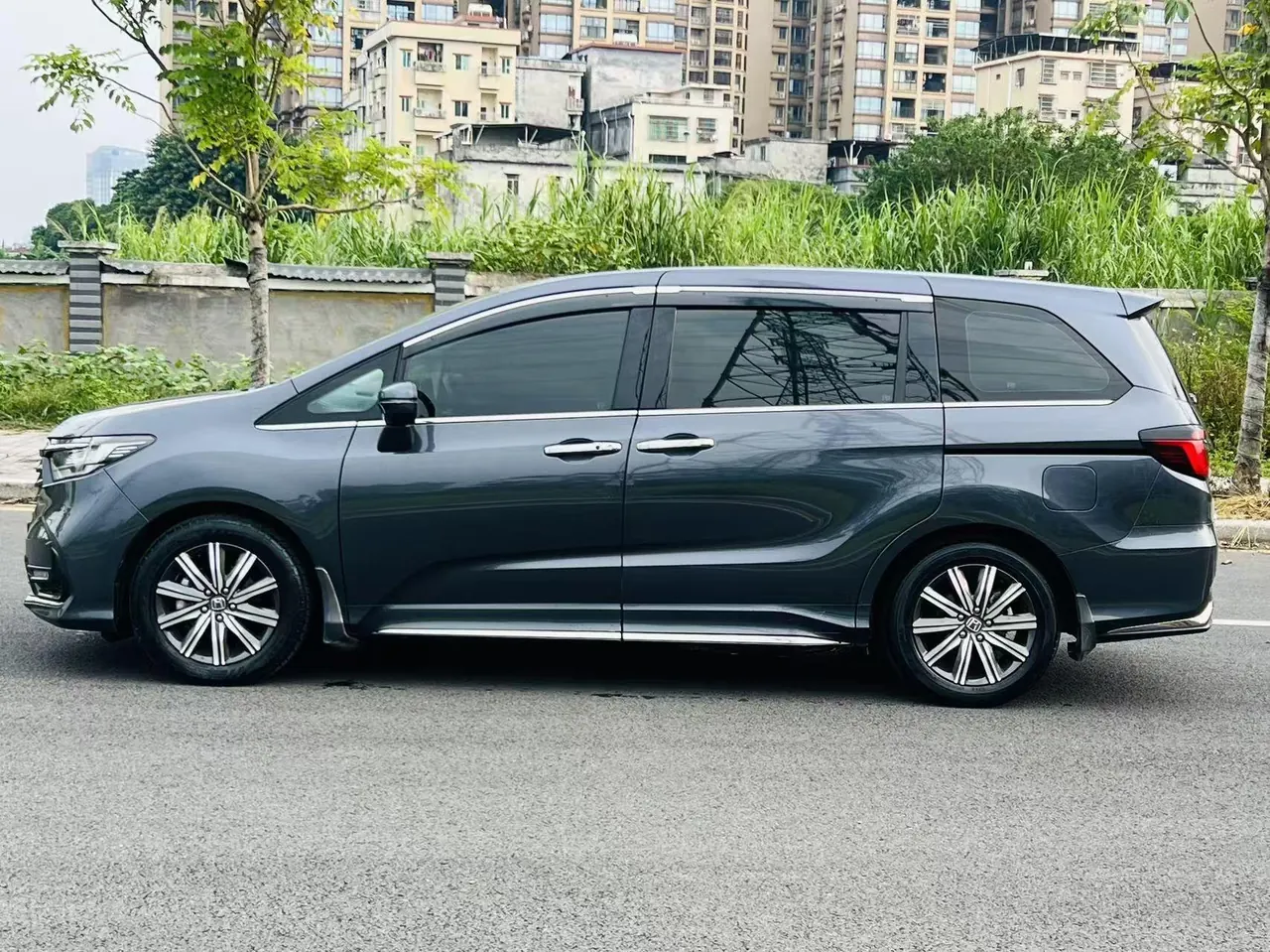 Honda 2022 Odyssey Hybrid 2.0 Stepless Sharp and Glory Edition Automatic Gear 3