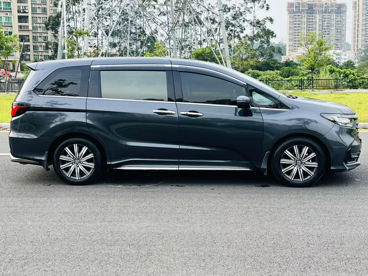 Honda 2022 Odyssey Hybrid 2.0 Stepless Sharp and Glory Edition Automatic Gear 4