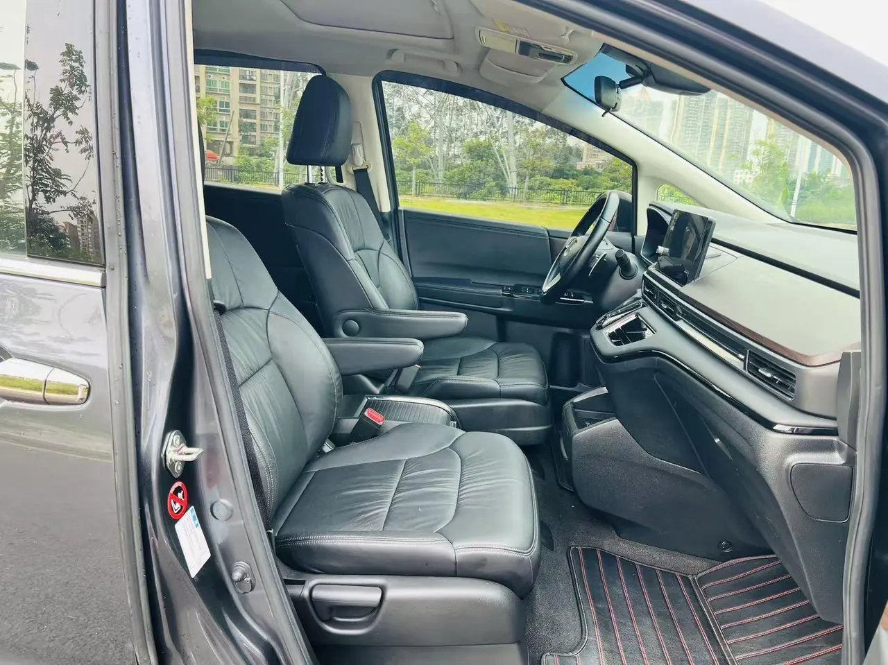 Honda 2022 Odyssey Hybrid 2.0 Stepless Sharp and Glory Edition Automatic Gear 6