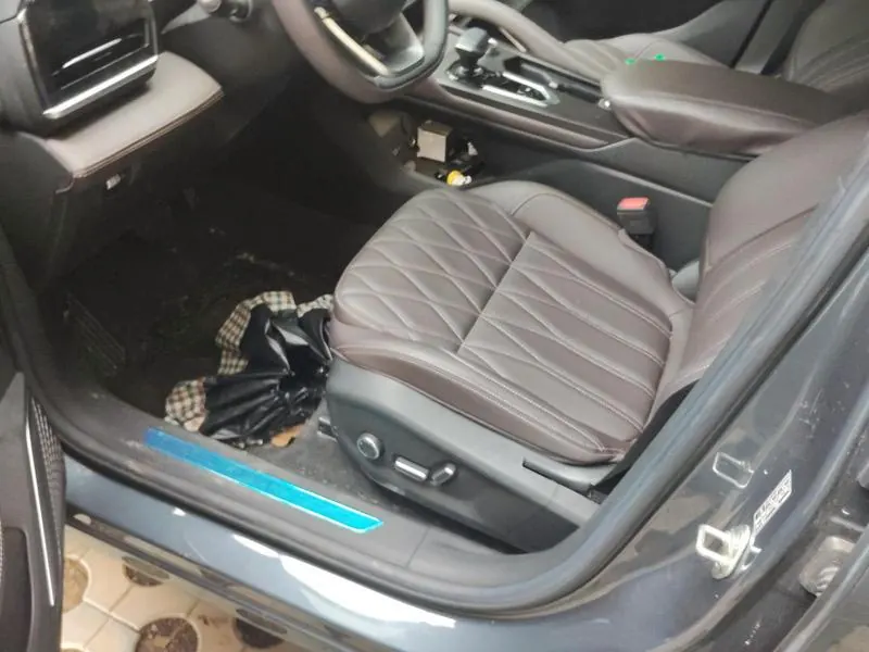 Geely 2025 XingyueL (Monjaro) 2.0TD Cloud Edition Automatic Gear 5