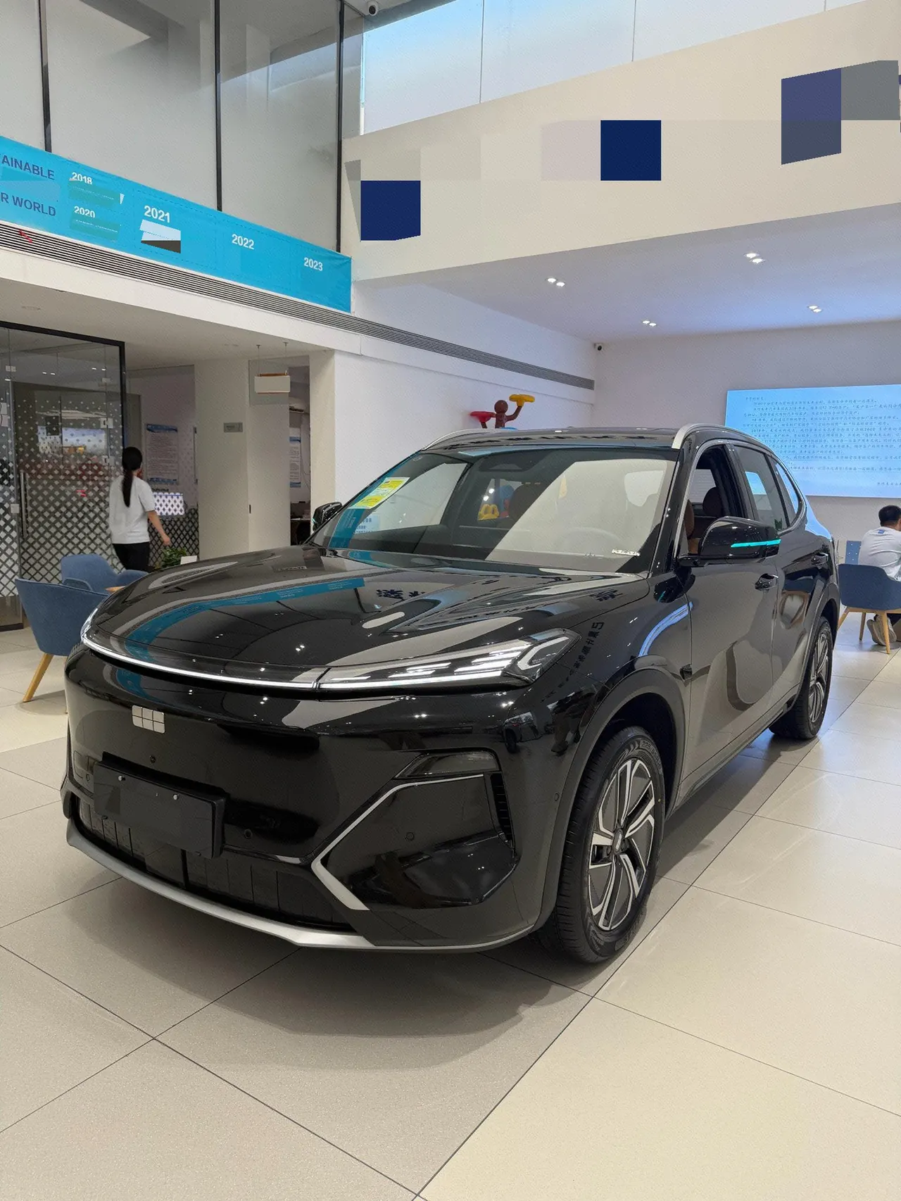 打开图片灯箱:Geely Galaxy 2026 Starship 7 EM-i 1.5 135km Pilot Edition Automatic Gear