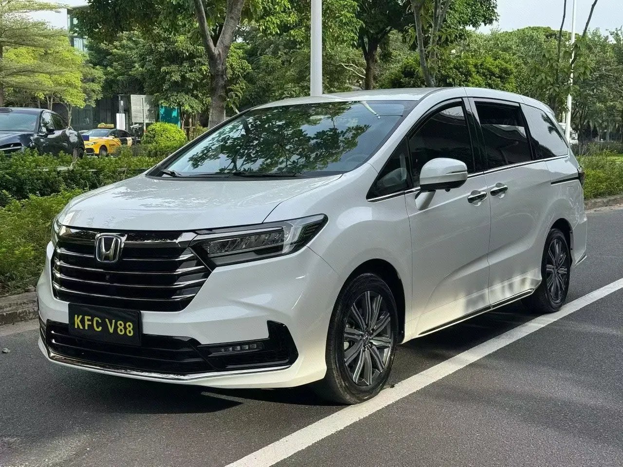 打开图片灯箱:Honda 2022 Odyssey Hybrid 2.0 Stepless Sharp and Pleasant Edition Automatic Gear