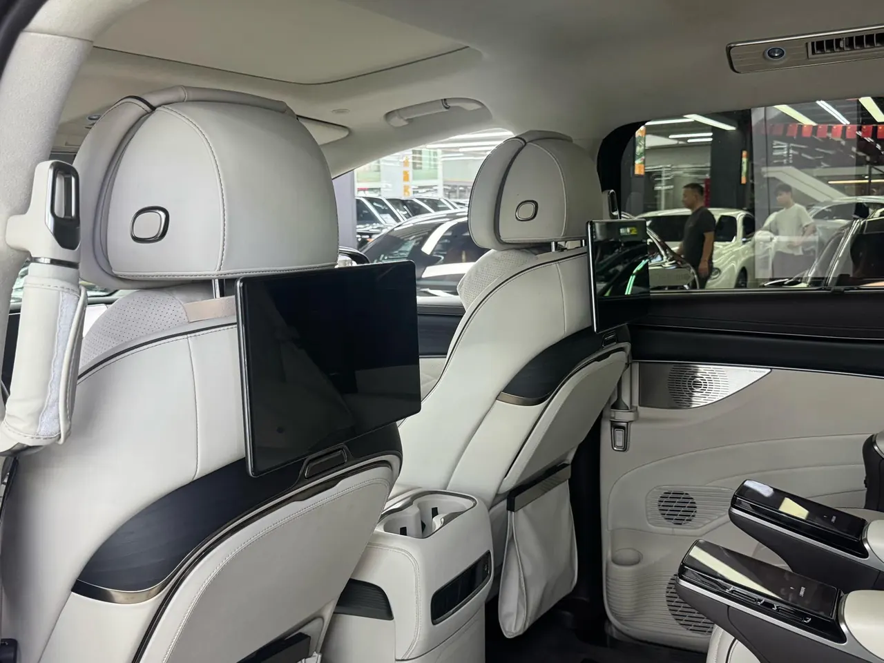 Denza 2024 Denza D9 DM-i 1.5T stepless 980 four-wheel drive flagship automatic gear 8