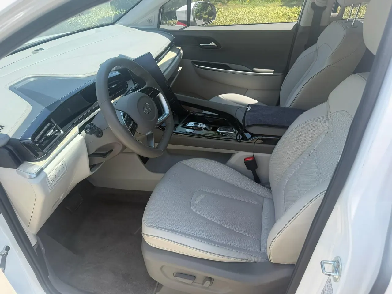 Hyundai 2024 Kusto 1.5TGDi 270TGDi LUX Premium Edition Automatic Gear 4