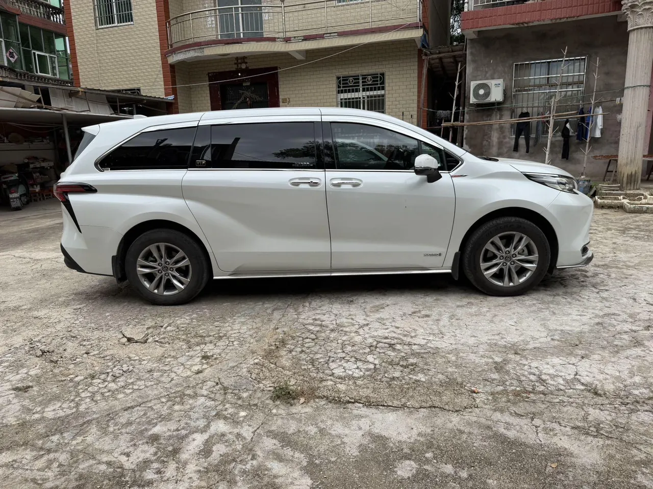 Toyota 2023 Sana 2.5 Stepless Comfort Edition Automatic Gear 3