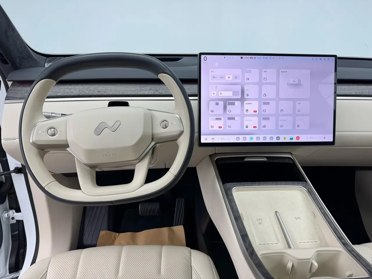 ONVO 2025 L90 Ultra Six‑Seater Automatic 10