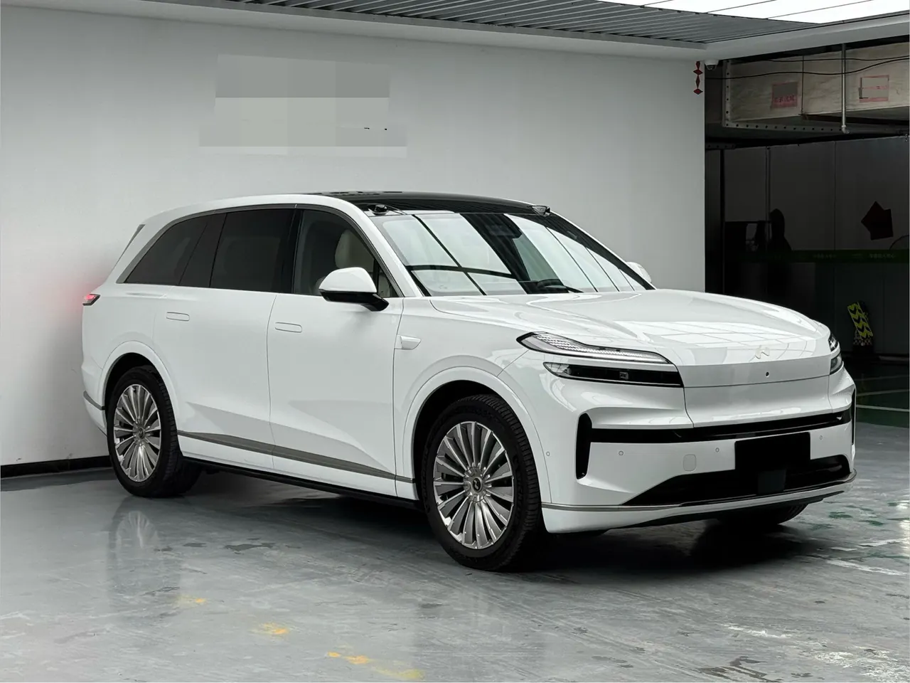 ONVO 2025 L90 Ultra Six‑Seater Automatic 3