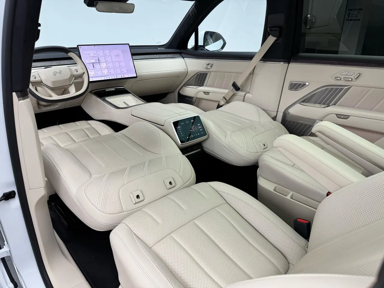 ONVO 2025 L90 Ultra Six‑Seater Automatic 8