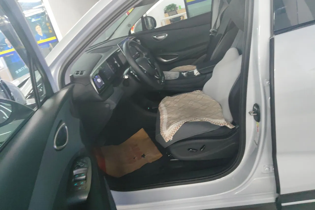 BYD 2025 Sea Lion 05 EV 520KM Flagship Zhihang Edition Automatic Gear 4