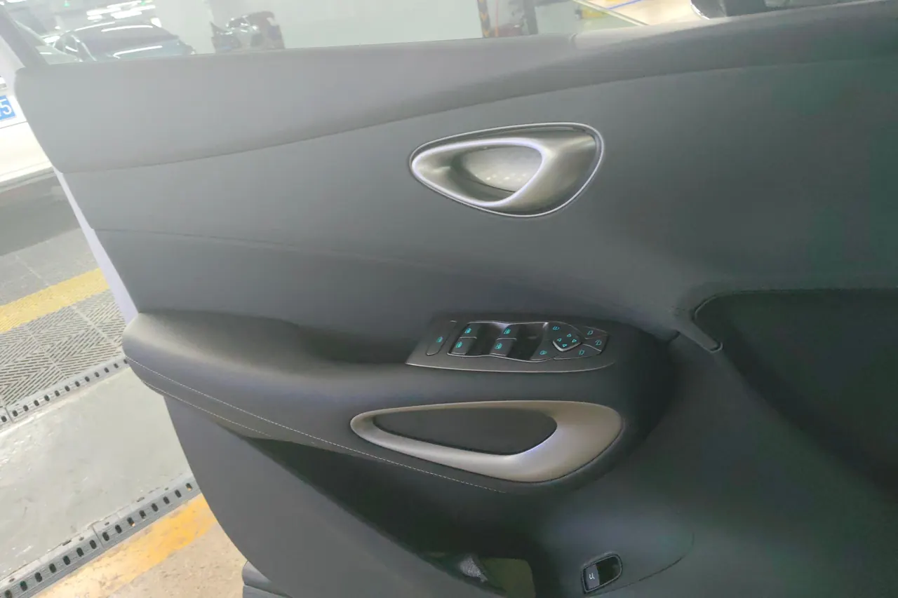 BYD 2025 Sea Lion 05 EV 520KM Flagship Zhihang Edition Automatic Gear 5