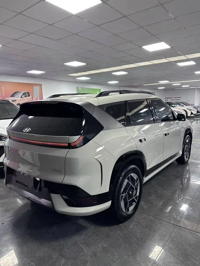 Hyundai 2025 EO Yi Europe Two-Drive TECH Edition 64.2kWh Automatic Gear 3