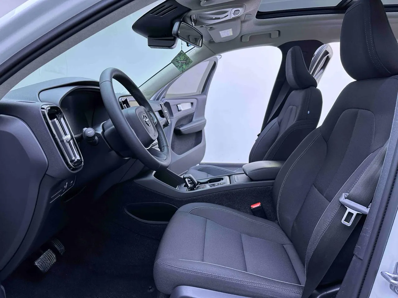 Volvo 2021 XC40 2.0T T4 four-wheel drive smart fashion version of automatic gear 8
