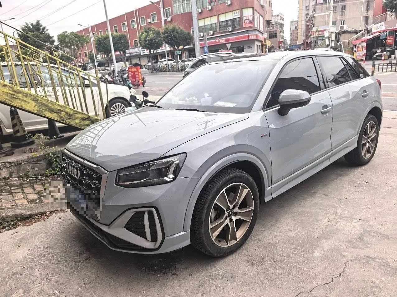 Open image lightbox: Audi 2024 Q2L 1.5TFSI 35TFSI Fashion Dynamic Automatic