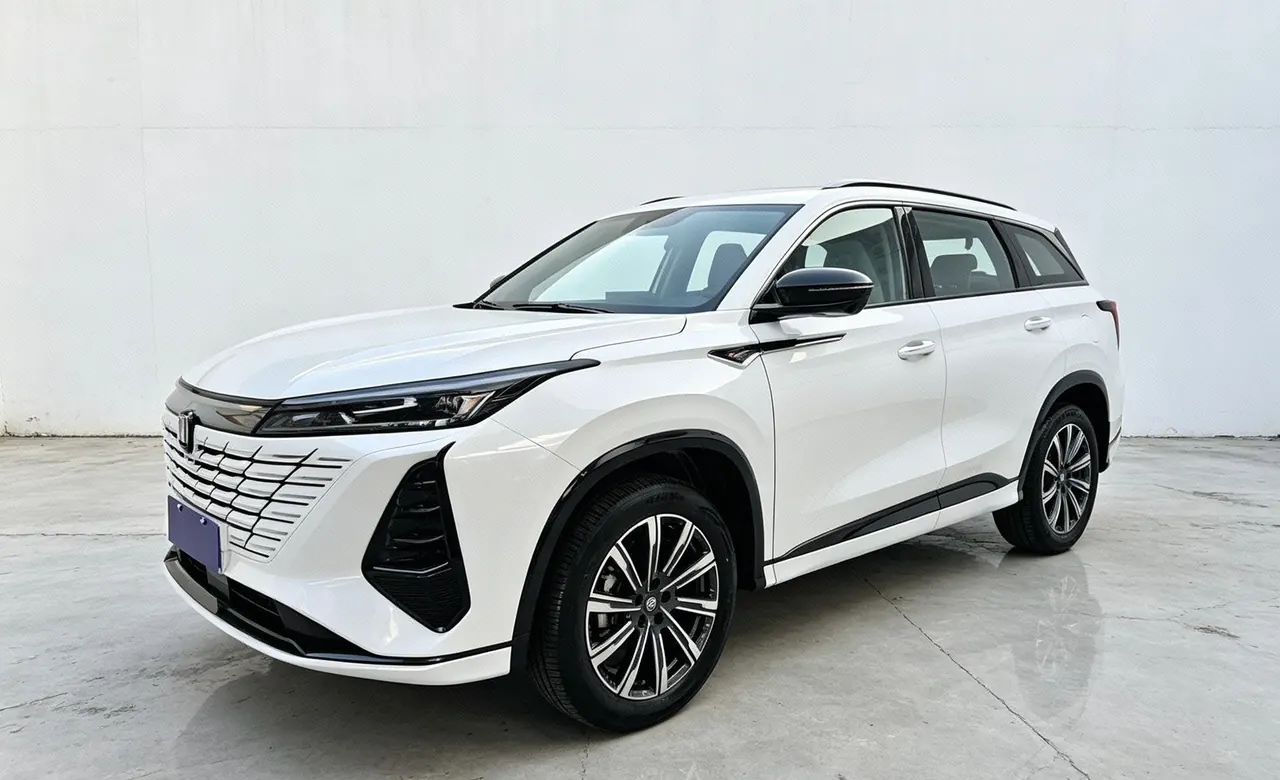 打开图片灯箱:ChangAn 2026 CS75 PLUS 1.5T Smart Champion Edition New Blue Whale Smart Navigation Automatic Gear