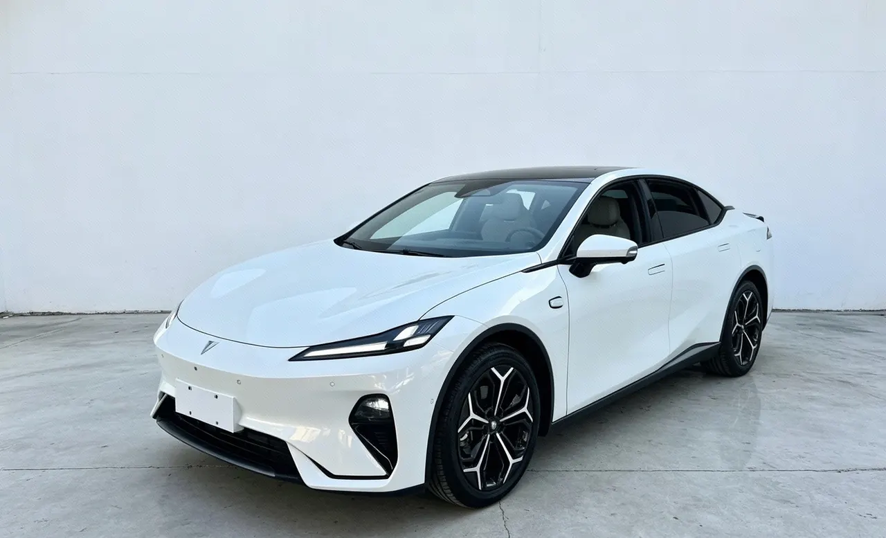 Open image lightbox: ChangAn Deepal 2026 L 07 240Ultra Huawei Gankun Zhijia ADS SE Edition Automatic Gear