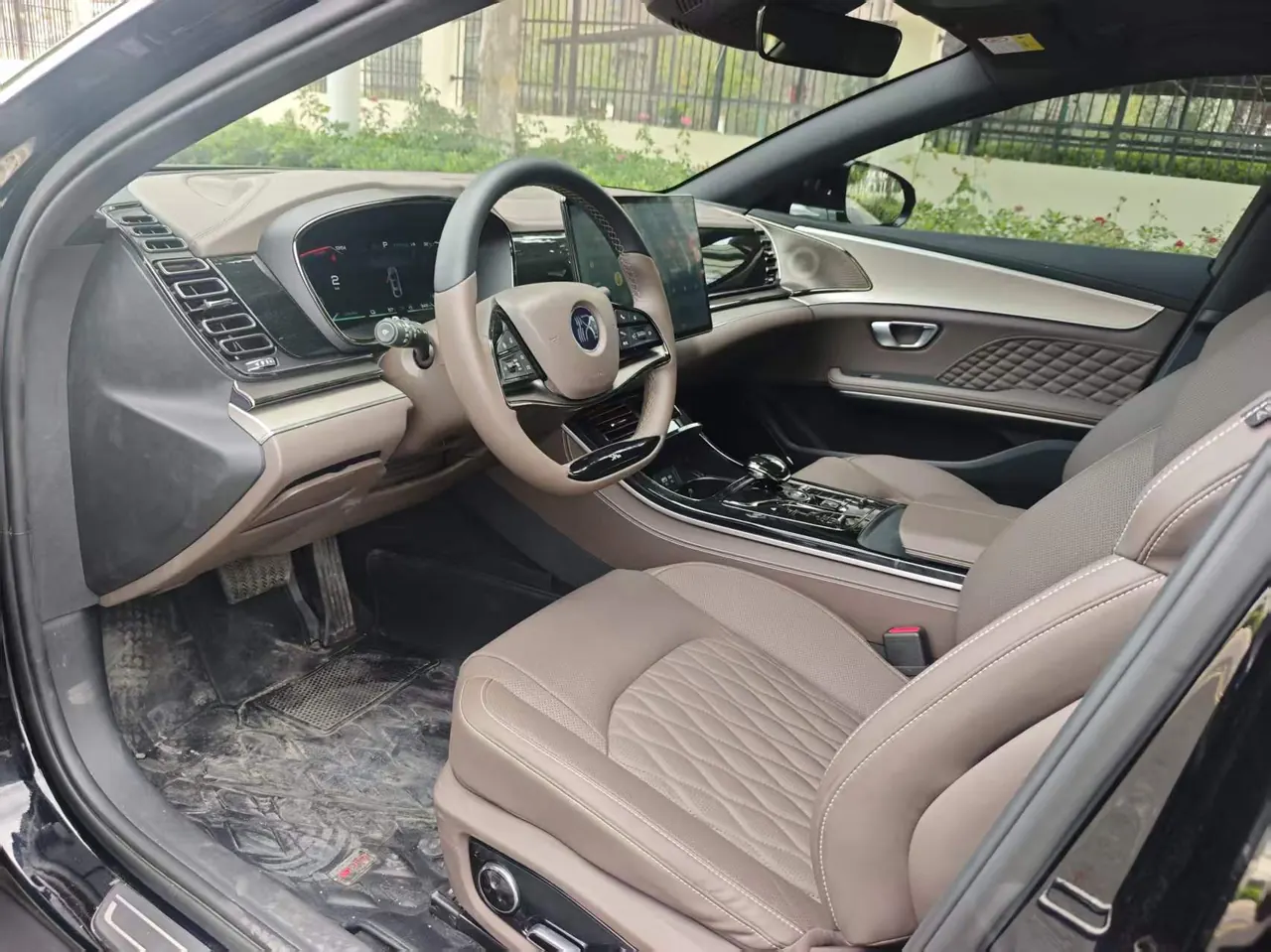 BYD 2022 Han DM-i 1.5T stepless 121KM noble automatic gear 9
