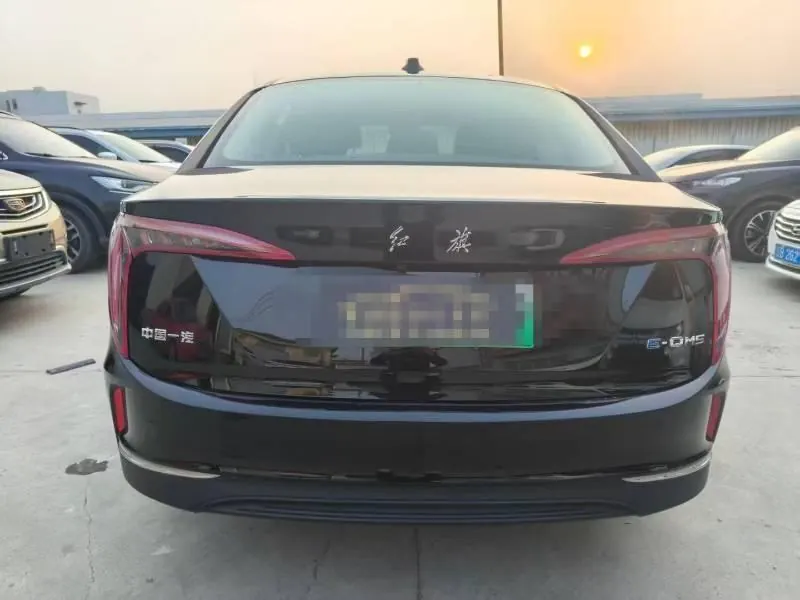 HongQi 2024 E-QM 5 450km Travel Edition Automatic Gear 2
