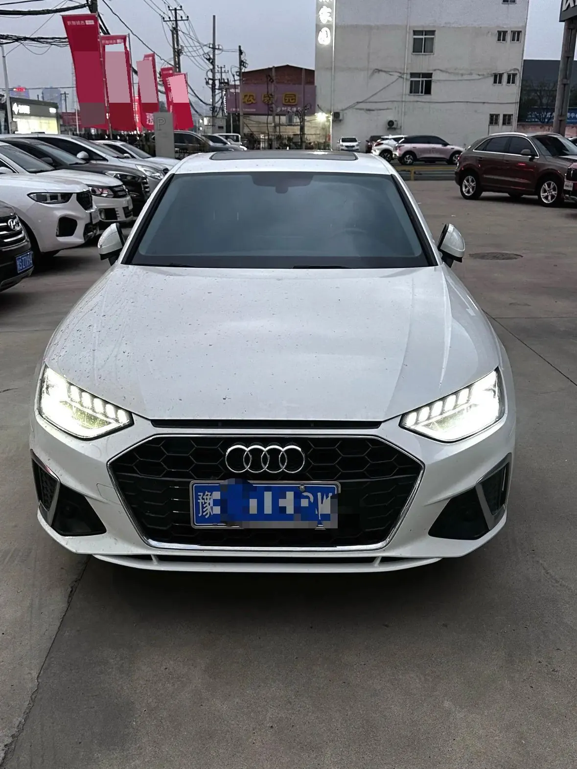Audi 2022 A4L 2.0TFSI 40TFSI Fashion Dynamic Automatic 2