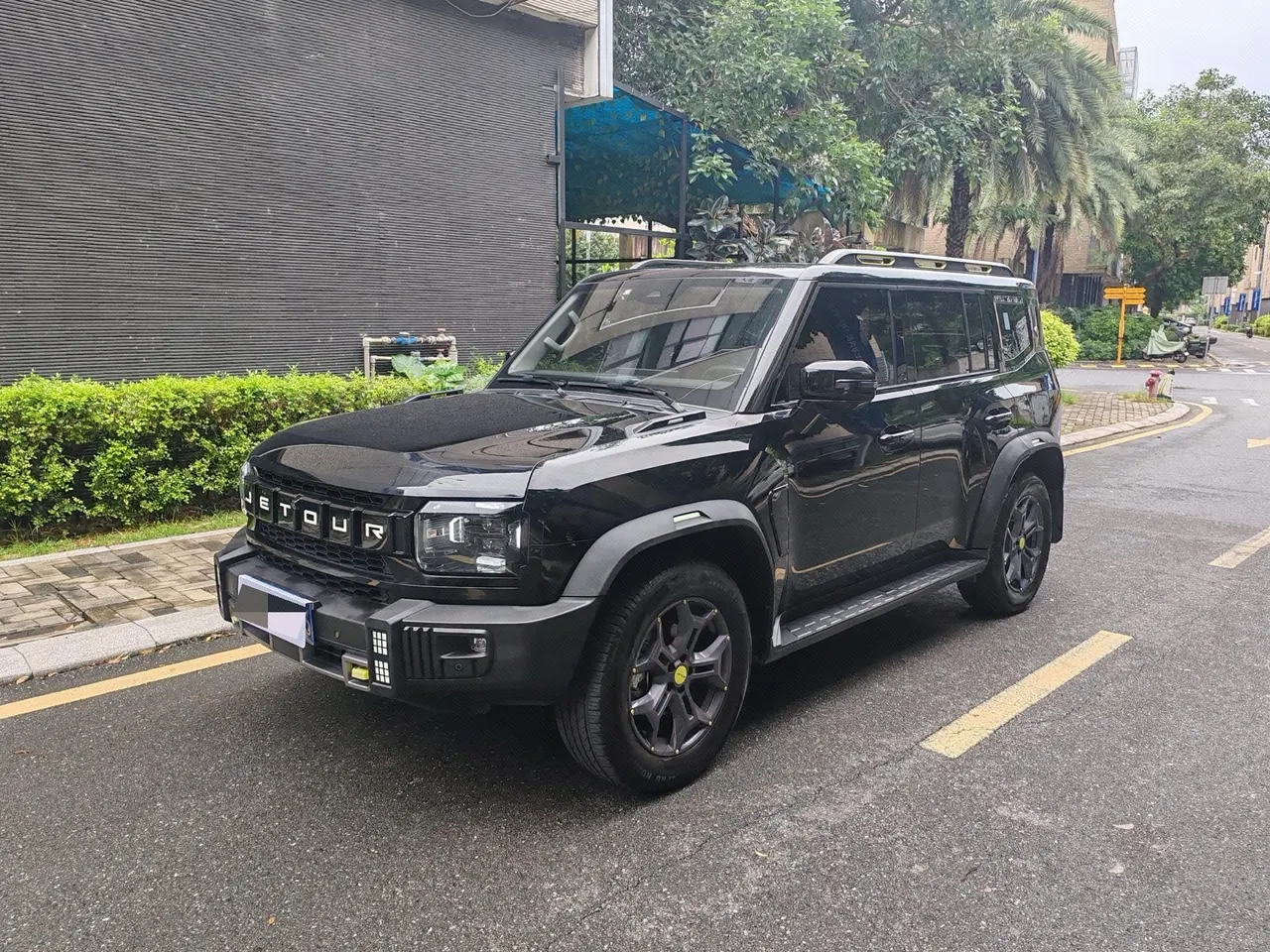 打开图片灯箱:Jetour 2024 Traveler 2.0T Four-Wheel-Drive Cross-Country PRO Entertainment Version Automatic Transmission