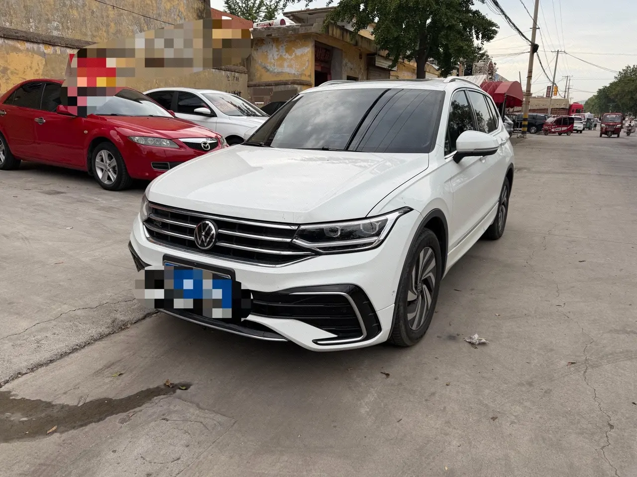 打开图片灯箱:Volkswagen 2024 Tiguan L R-Line 2.0TSI 330TSI Two‑wheel‑drive R‑Line Dragon Glory Edition Automatic