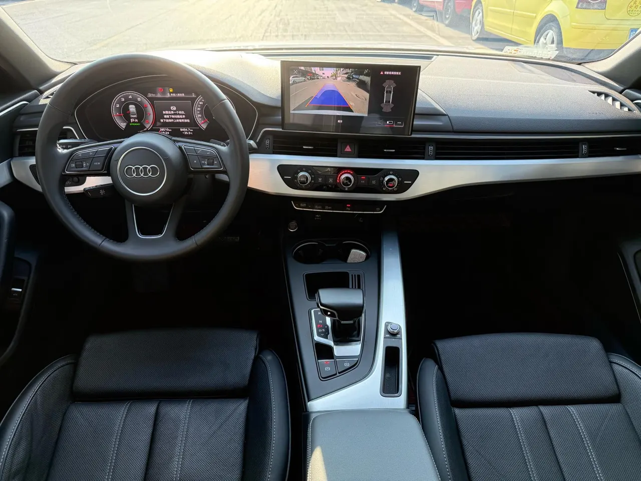 Audi 2022 A4L 2.0TFSI 40TFSI Fashion Dynamic Automatic 2