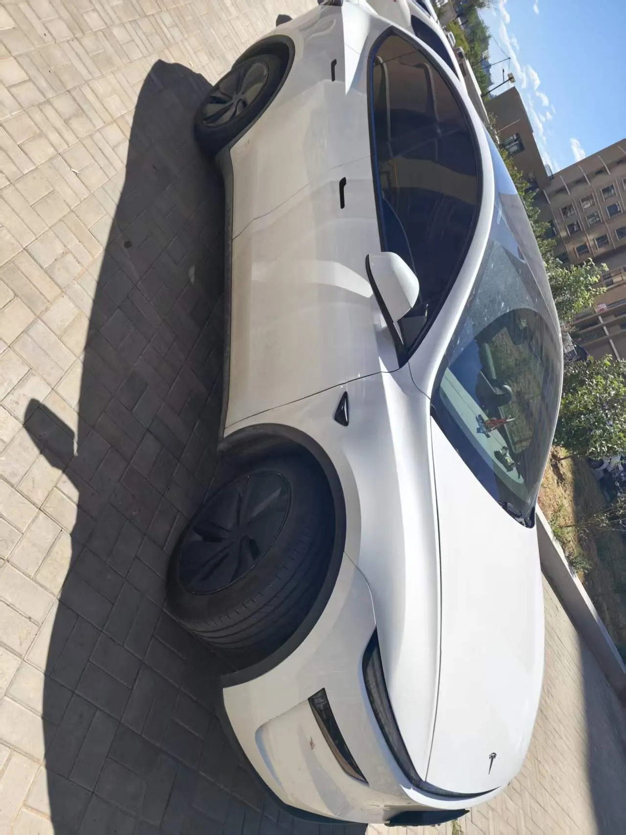 Tesla 2026 Model Y Rear-Wheel-Drive Automatic 2
