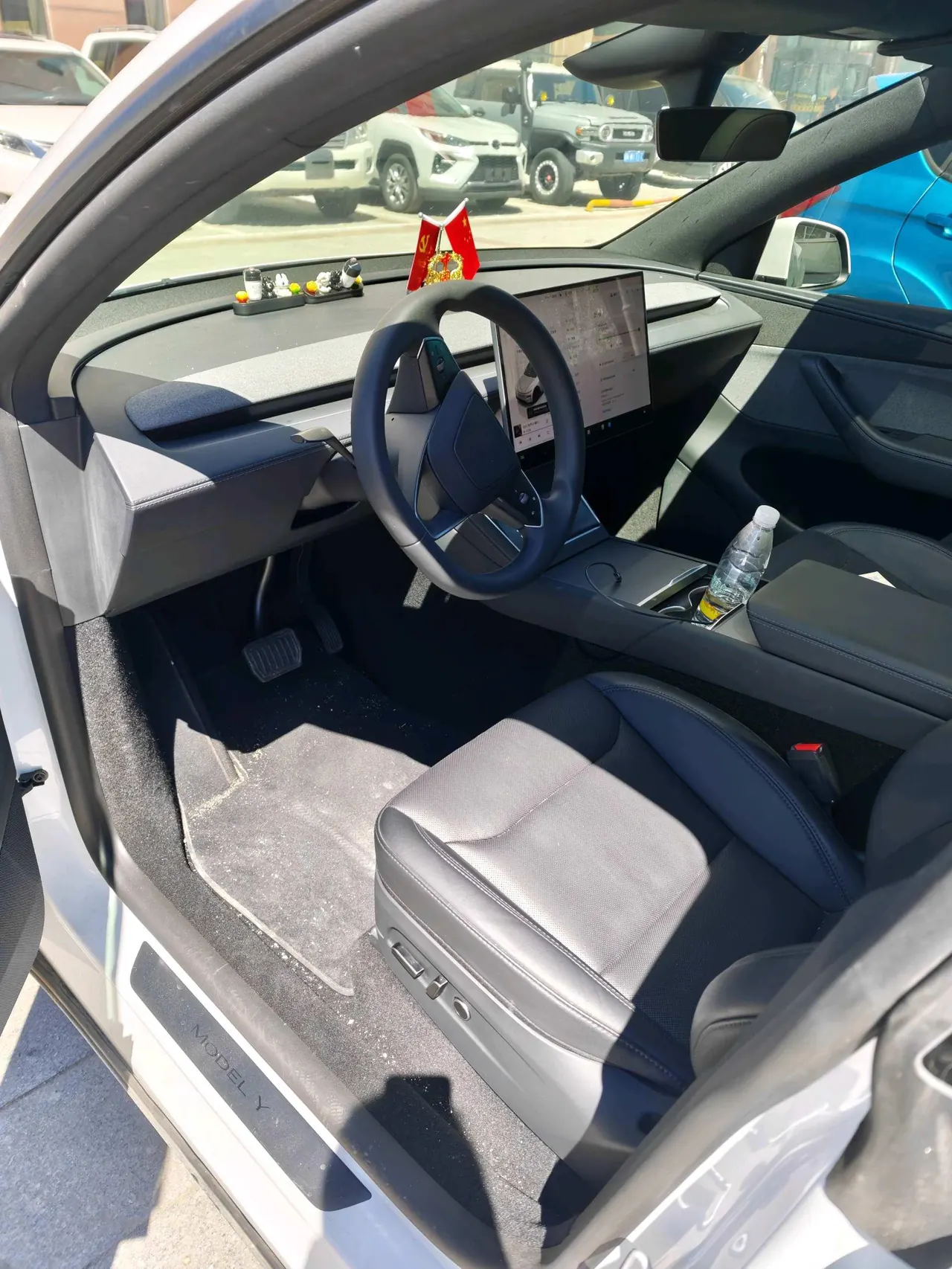 Tesla 2026 Model Y Rear-Wheel-Drive Automatic 3