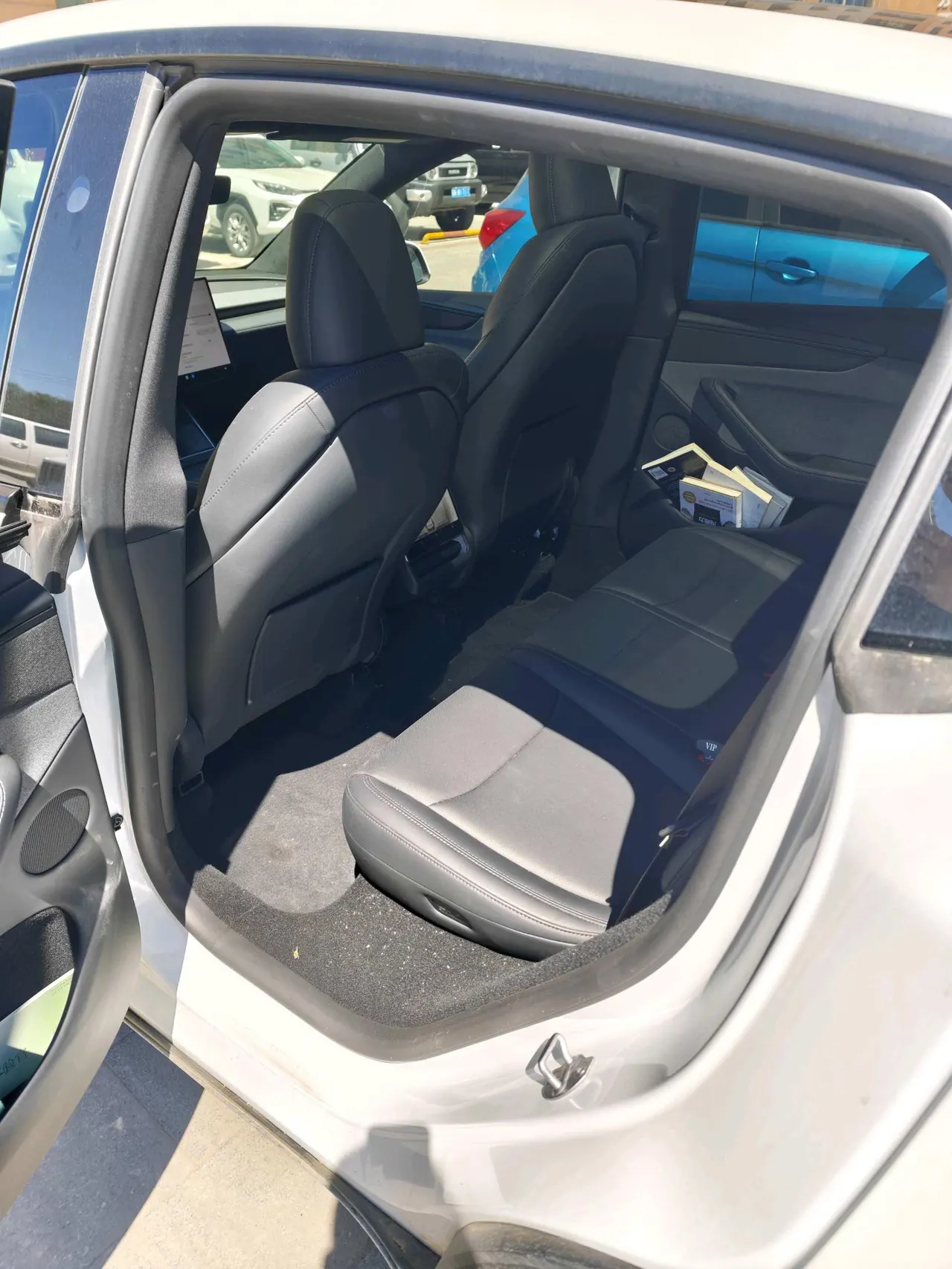 Tesla 2026 Model Y Rear-Wheel-Drive Automatic 4