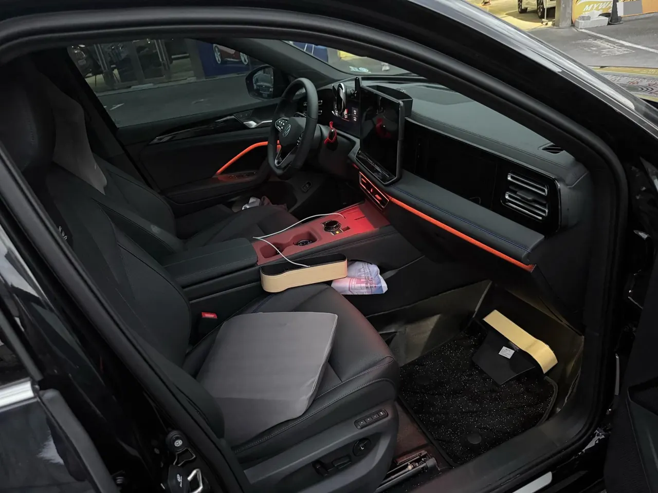 Volkswagen 2026 Tiguan L PRO 2.0TSI 380TSI Two-Drive R-Line Pilot Edition Automatic Gear 7