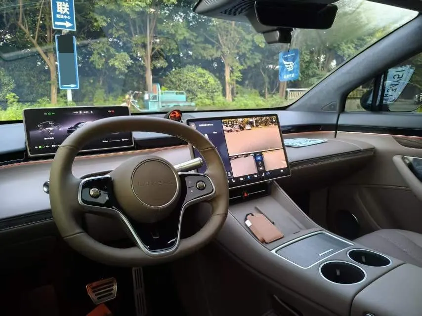 Intellectual 2024 R 7 736km UItra automatic gear 8